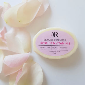 Rosehip and Vitamin E Moisturising Bar made with high quality sweet almond, coconut and rosehip oils to deeply moisturise your skin, while boosting collagen formation